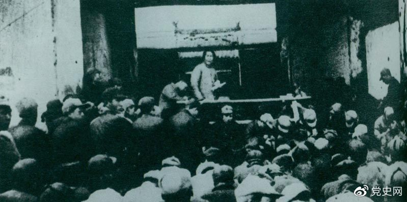 1935年12月27日，毛澤東在陜北瓦窯堡黨的活動(dòng)分子會(huì)議上作《論反對(duì)日本帝國(guó)主義的策略》報(bào)告。